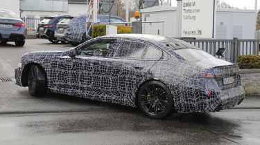 BMW M5 facelift 2027