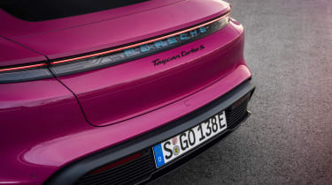 2022 Porsche Taycan – badge