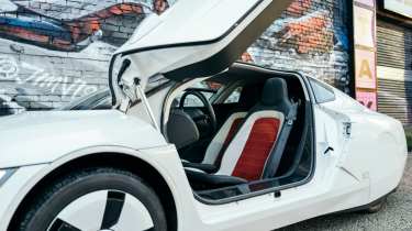 Volkswagen XL1 – interior