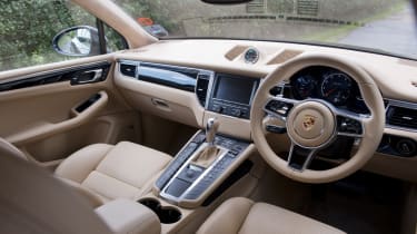 Porsche Macan Turbo interior