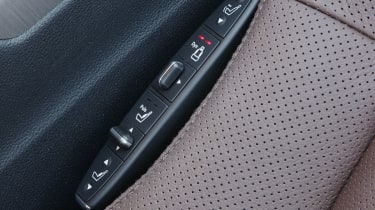Mercedes-Benz E500 controls