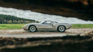 Ford GT40 side
