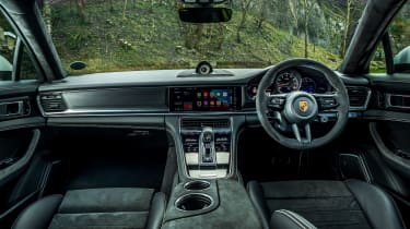 Porsche Panamera GTS – cabin