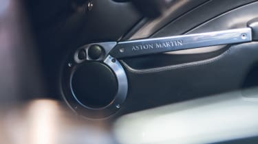Aston Martin Vanquish – door panel