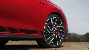 Volkswagen Golf GTI Clubsport – front wheel