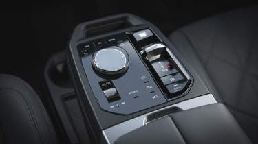 BMW iX 2025 – interior details