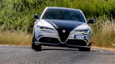 Alfa Romeo Giulia Quadrifoglio Luna Rossa
