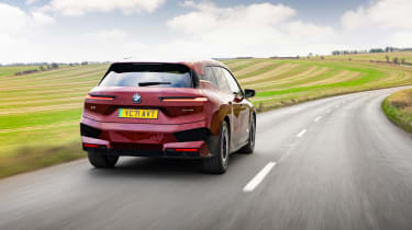 BMW iX review – rear tracking