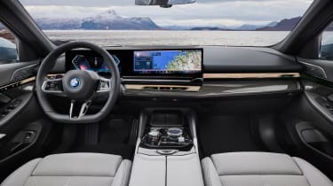 BMW 5-series Touring – interior