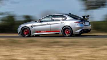 Alfa Romeo Giulia Quadrifoglio Luna Rossa