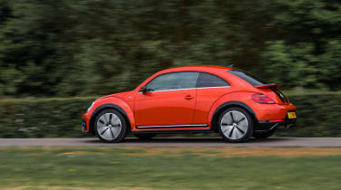 Volkswagen Beetle R-Line panning