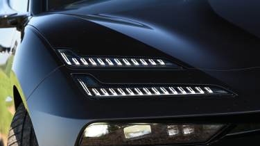 Lotus Emeya R