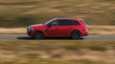 Audi Q7 side