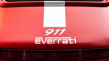 Everrati Porsche 964 – badge