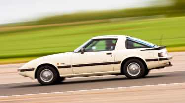 Mazda RX-7 FB – side