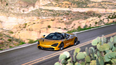 McLaren 720S Spider gold - front quarter