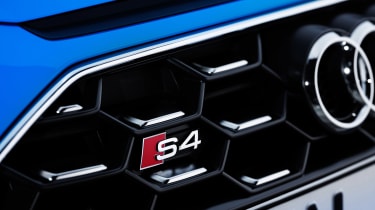 Audi S4 - grille