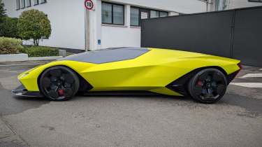 Lamborghini Manifesto side