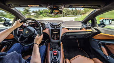 Lamborghini Revuelto 