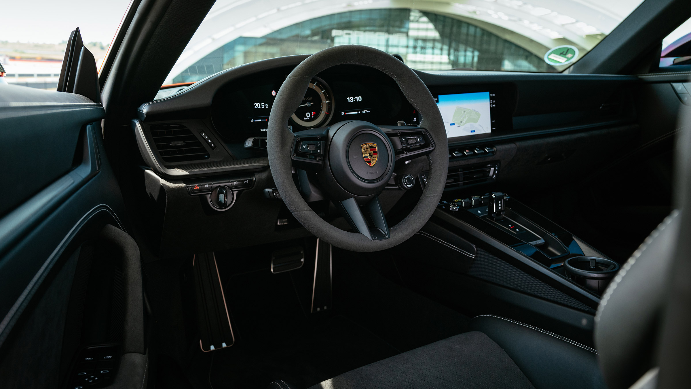 Porsche 911 Carrera 4 GTS 2022 review – middle child 992 shapes up | evo