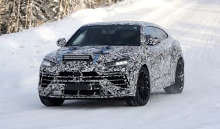 Lamborghini Urus LCI spy – nose