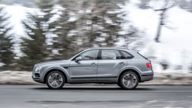 Bentley Bentayga V8 – side