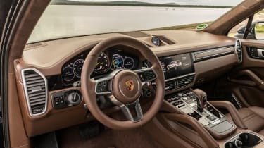 Porsche Cayenne E-Hybrid – steering-wheel