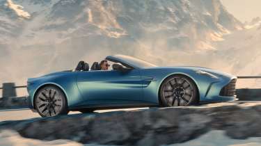 Aston Martin Vantage Roadster – side