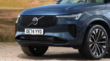 Volvo XC90 front
