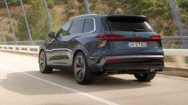 Audi Q7 rear