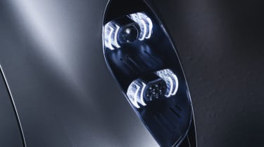 GMA T33 studio – headlights