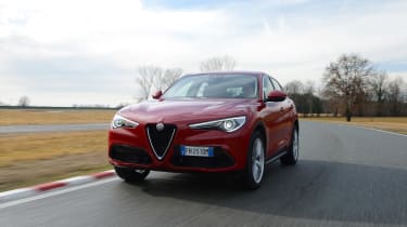 Alfa Romeo Stelvio - front tracking