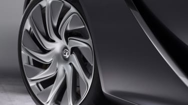 Opel Monza concept car turbine alloy wheel