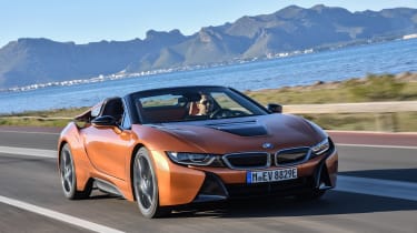 BMW i8 Roadster - front tracking