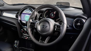 Mini Cooper S 2022 – steering wheel
