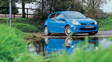 The Clio 182 looks very good in blue