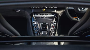Mercedes-AMG GT R – console