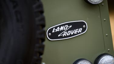 Classic Defender V8 details