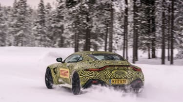 Aston Martin Vantage – rear quarter