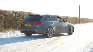 Audi RS6 Avant in snow