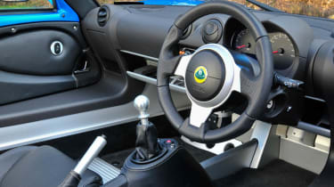 Lotus Elise 1.6 roadster review