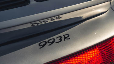 Paul Stephens Autoart Porsche 993R – badge