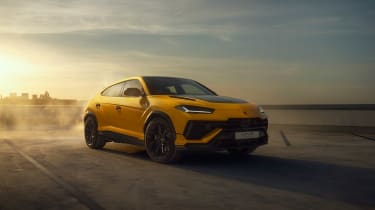Lamborghini Urus Performante – yellow hero