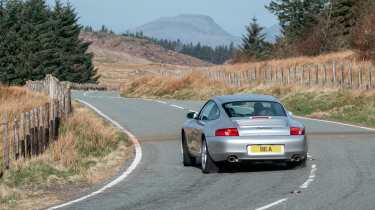 Porsche 911 Carrera (996) – rear