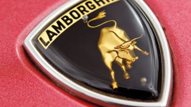 Lamborghini Aventador vs Miura SVJ