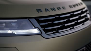 Range Rover Sport SV – grille