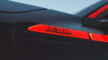 BMW XM Label Red – badge