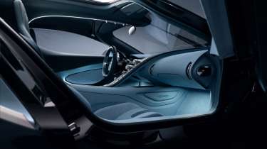 Bugatti Tourbillon – interior