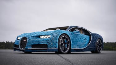 Bugatti Chiron lego - front quarter