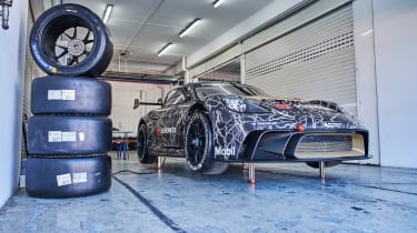 Porsche 718 GT4 ePerformance – garage
